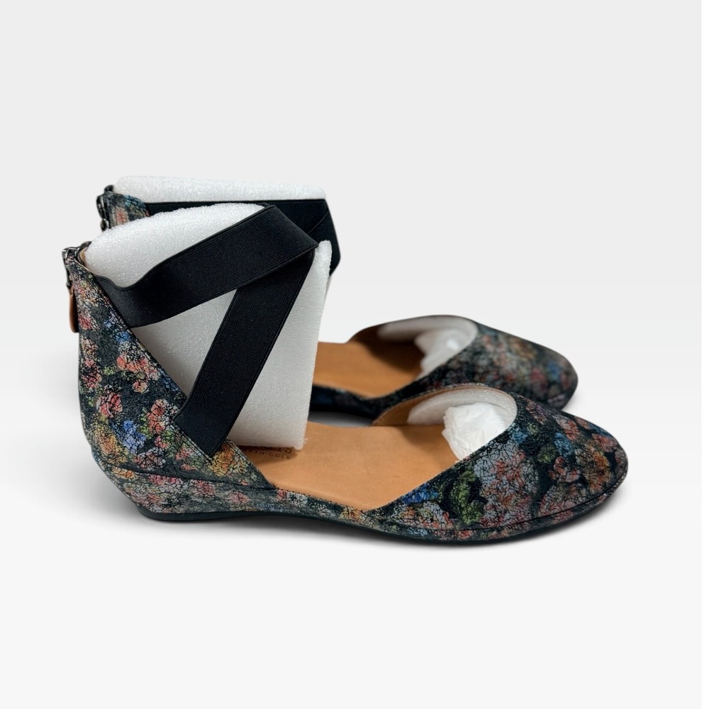 Gentle Souls Noa Wedge Sandals Womens 10 Black Floral Leather Strappy NIB